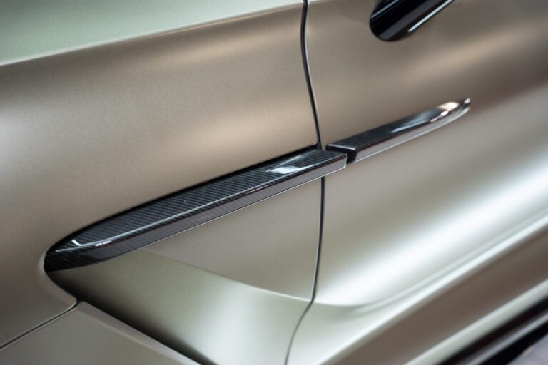 Aston Martin DBX 707 4