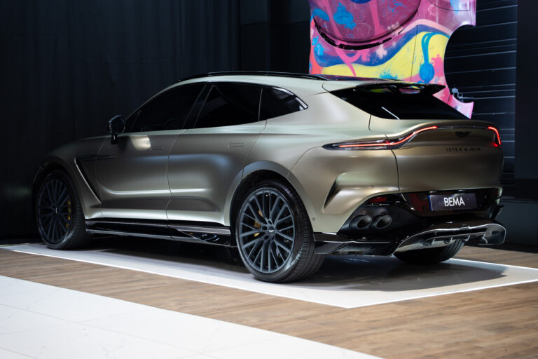 Aston Martin DBX 707 4