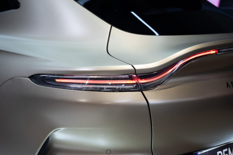 Aston Martin DBX 707 4