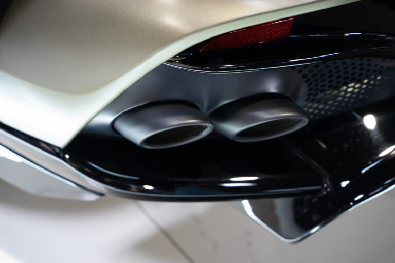 Aston Martin DBX 707 4