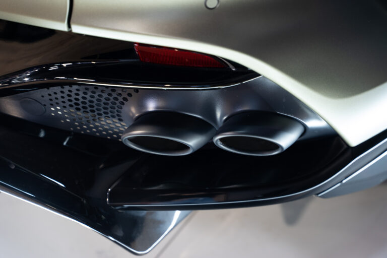 Aston Martin DBX 707 4