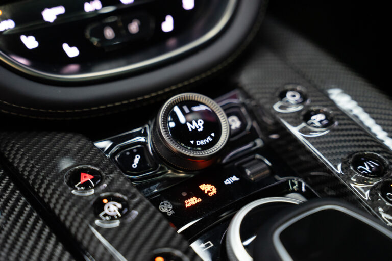 Aston Martin DBX 707 4