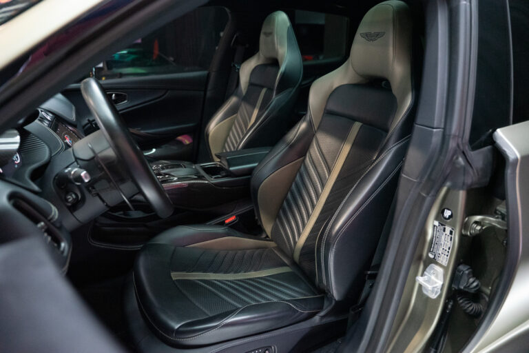 Aston Martin DBX 707 4