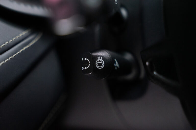 Aston Martin DBX 707 4