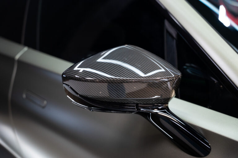 Aston Martin DBX 707 4