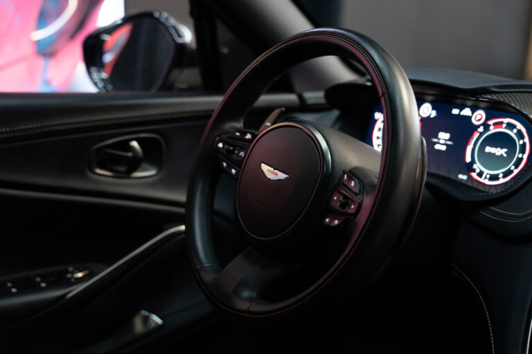 Aston Martin DBX 707 4