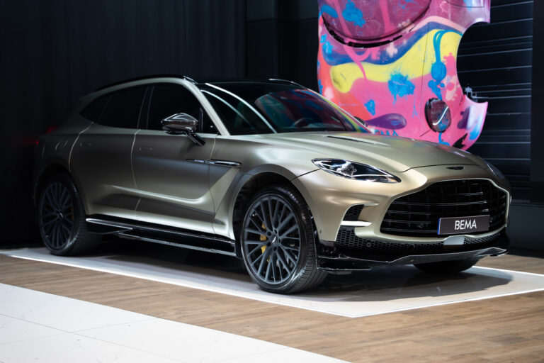 Aston Martin DBX 707 4