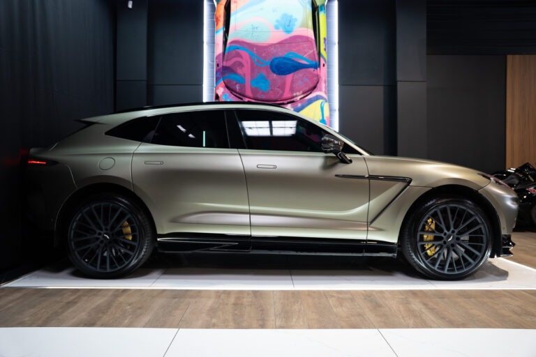 Aston Martin DBX 707 4