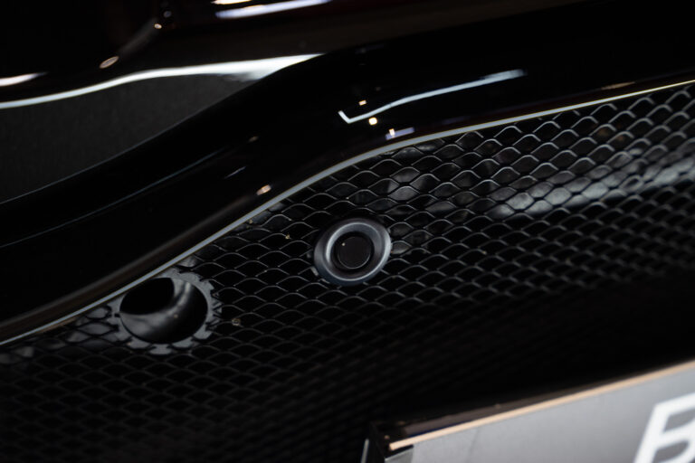 Aston Martin V8 Vantage 4