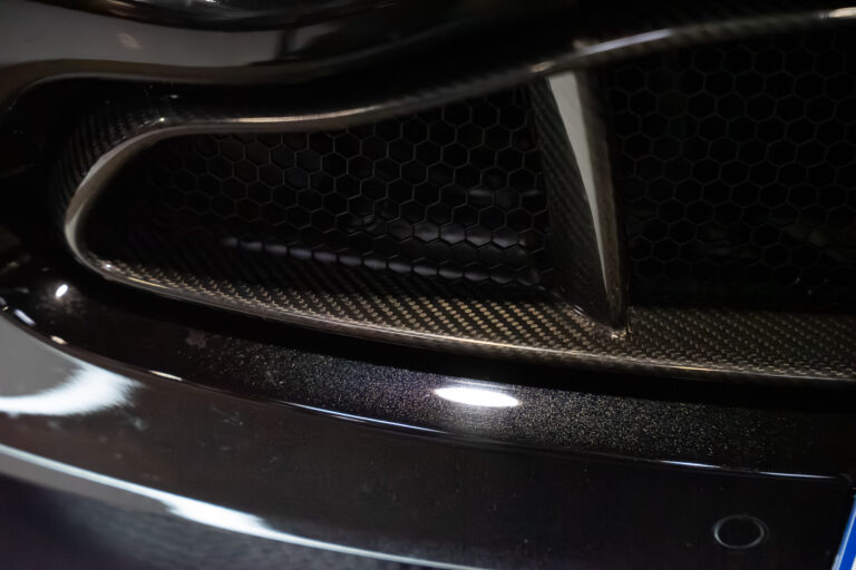 Aston Martin Vanquish S 6