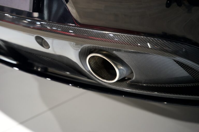 Aston Martin Vanquish Volante V12 6