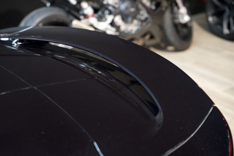 Aston Martin Vanquish Volante V12 6