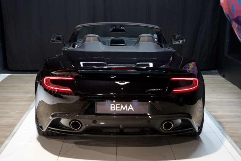 Aston Martin Vanquish Volante V12 6