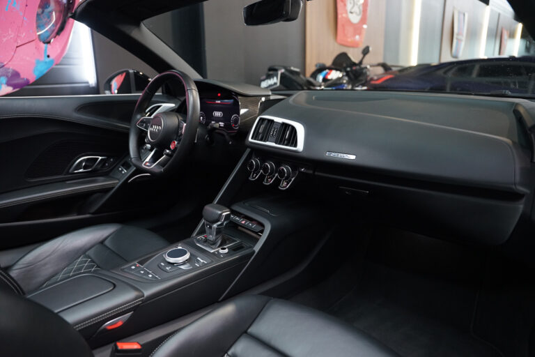 Audi R8 V10 Plus Spyder 5