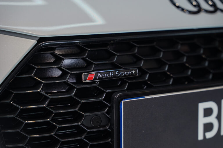 Audi R8 V10 Plus Spyder 5