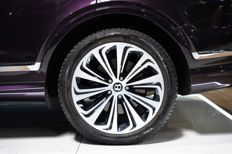 Bentley Bentayga 4
