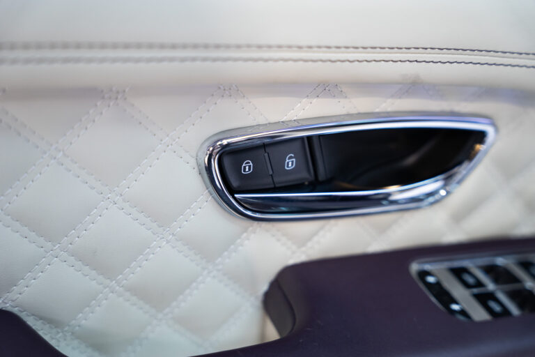 Bentley Bentayga 4