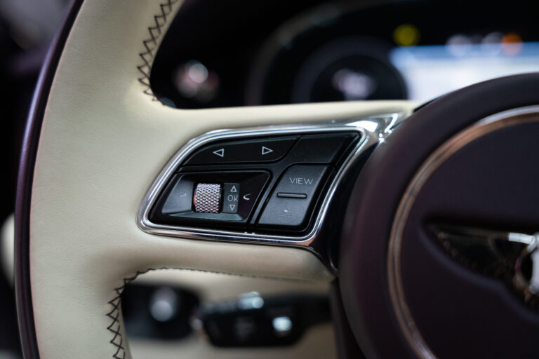 Bentley Bentayga 4