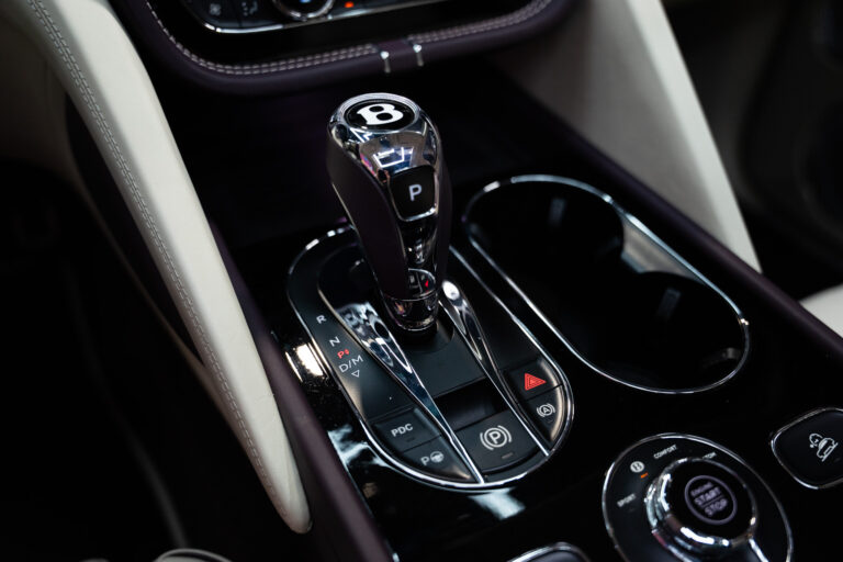 Bentley Bentayga 4