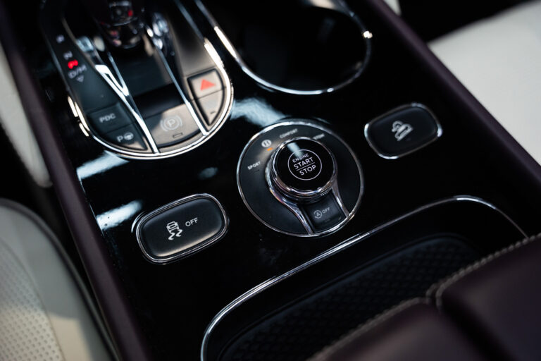 Bentley Bentayga 4