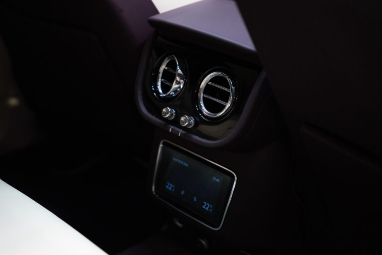 Bentley Bentayga 4