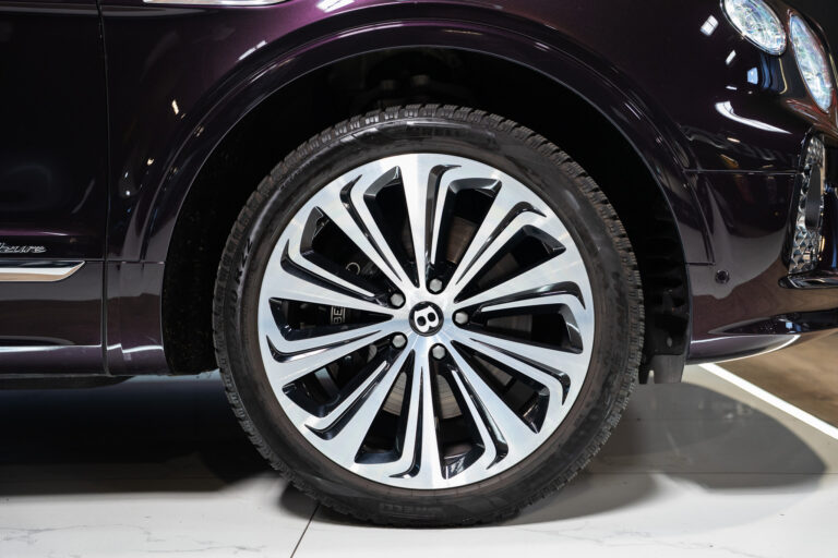 Bentley Bentayga 4