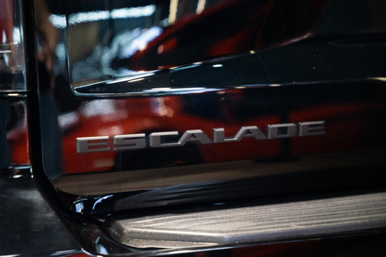 Cadillac Escalade Sport Platinum 6