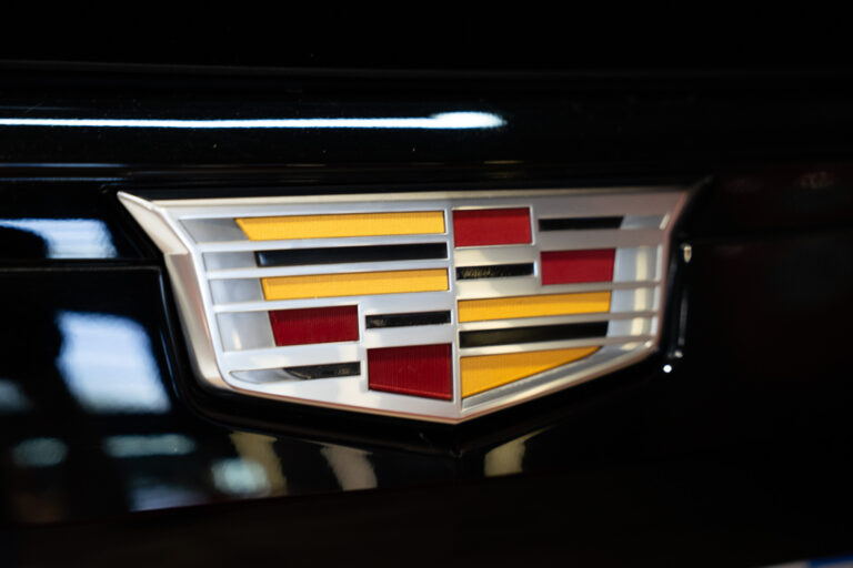 Cadillac Escalade Sport Platinum 6