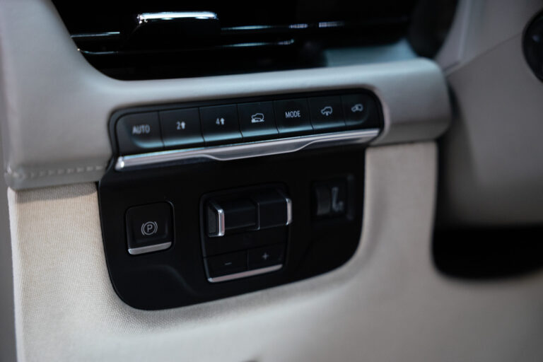 Cadillac Escalade Sport Platinum 6