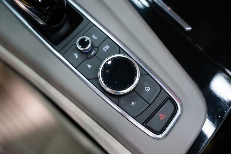 Cadillac Escalade Sport Platinum 6