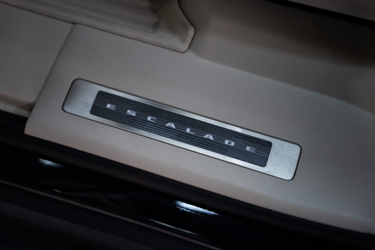 Cadillac Escalade Sport Platinum 6