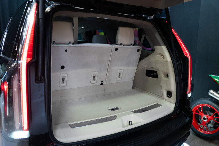 Cadillac Escalade Sport Platinum 6