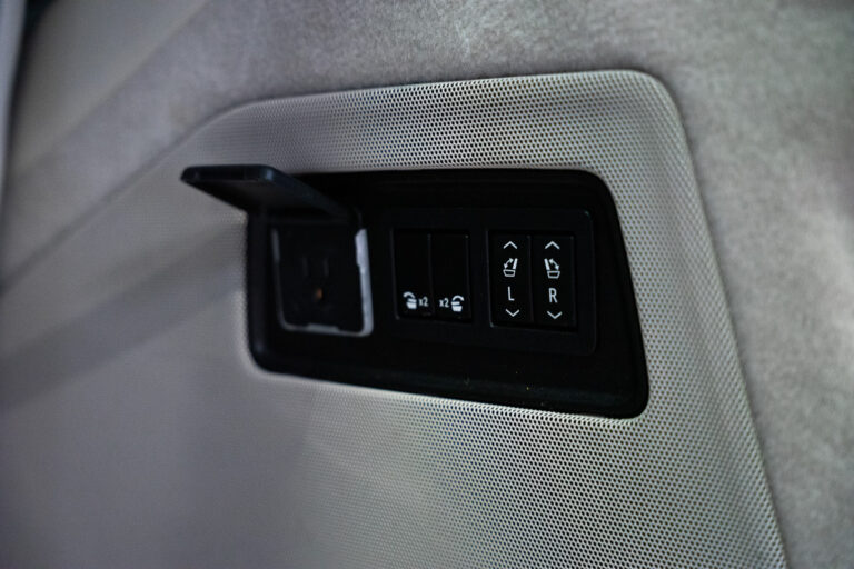Cadillac Escalade Sport Platinum 6