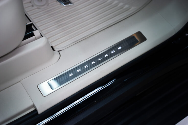 Cadillac Escalade Sport Platinum 6