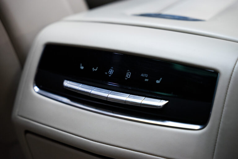 Cadillac Escalade Sport Platinum 6