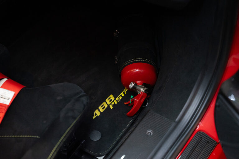 Ferrari 488 Pista 3