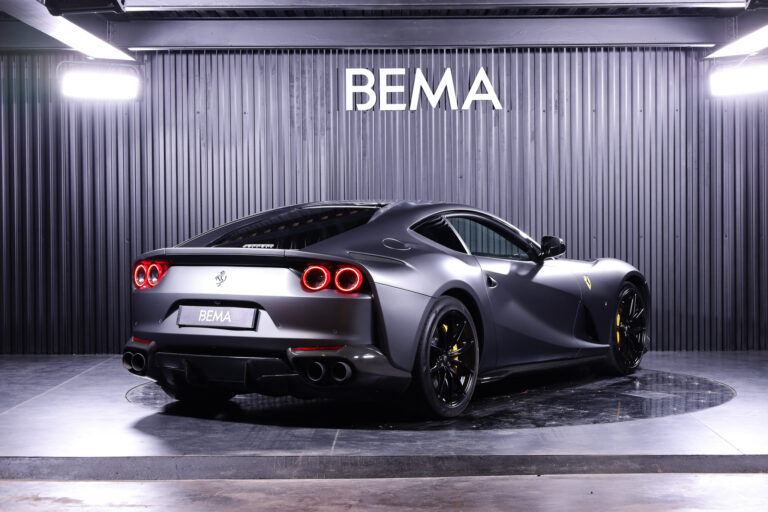 Ferrari 812 Superfast 6