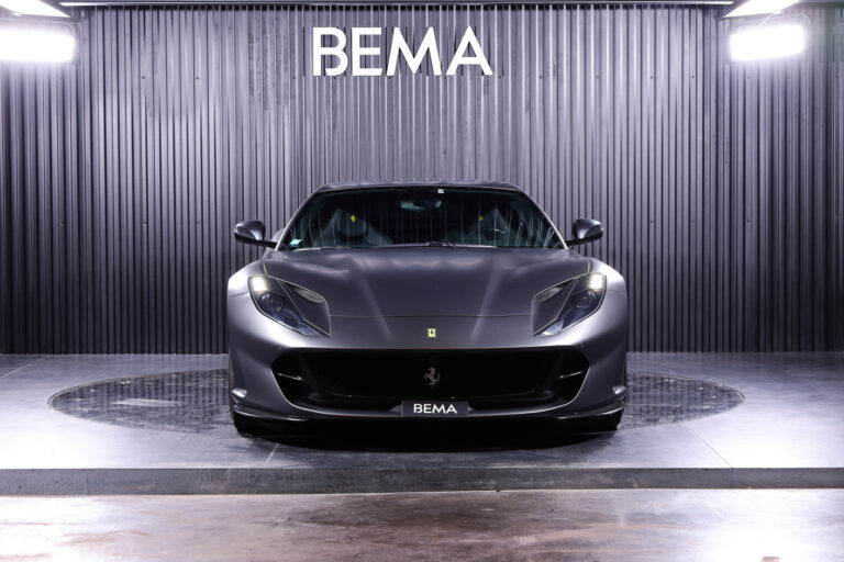 Ferrari 812 Superfast 6