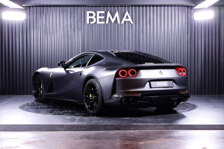 Ferrari 812 Superfast 6