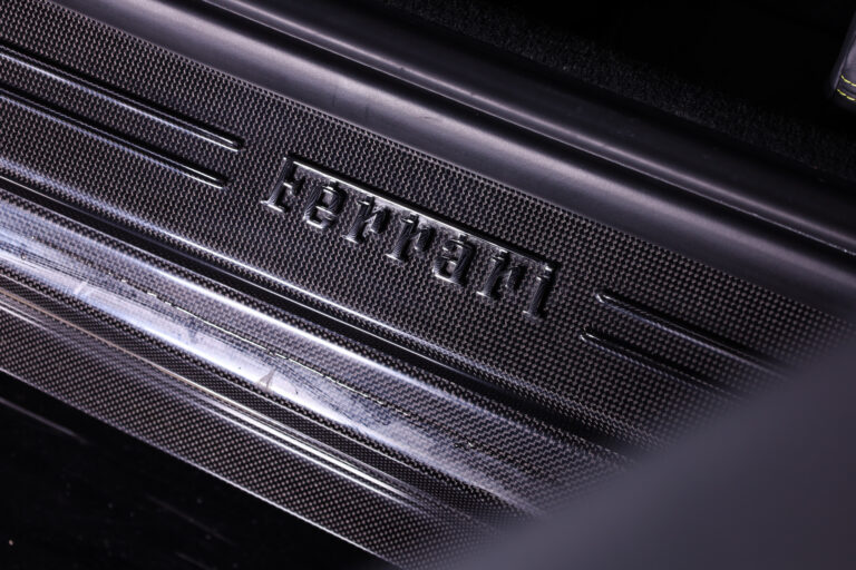 Ferrari 812 Superfast 6