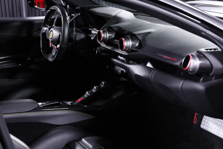 Ferrari 812 Superfast 6