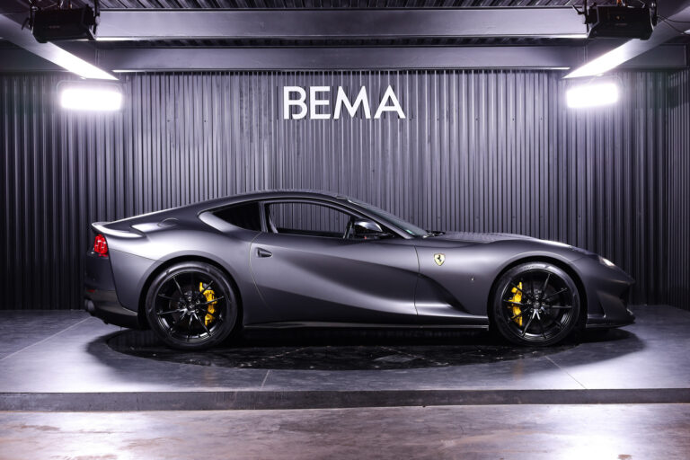Ferrari 812 Superfast 6