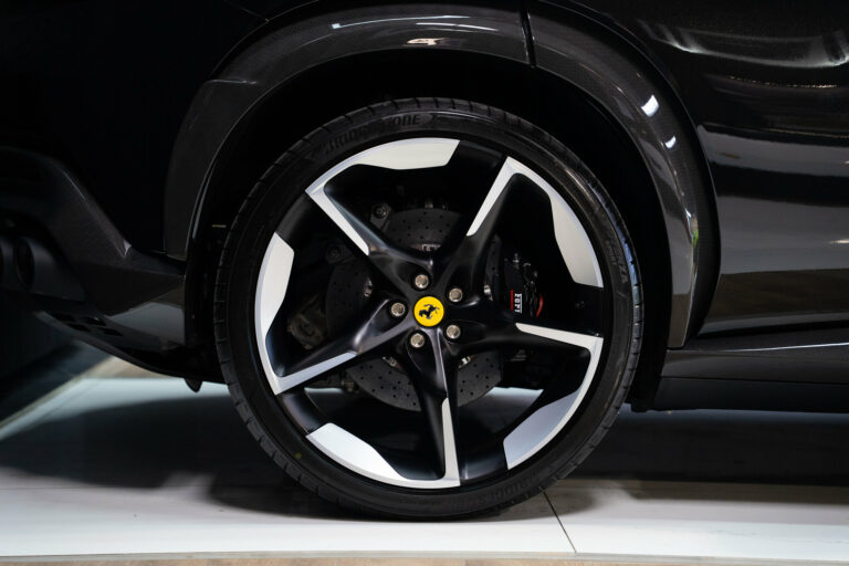 Ferrari Purosangue 6
