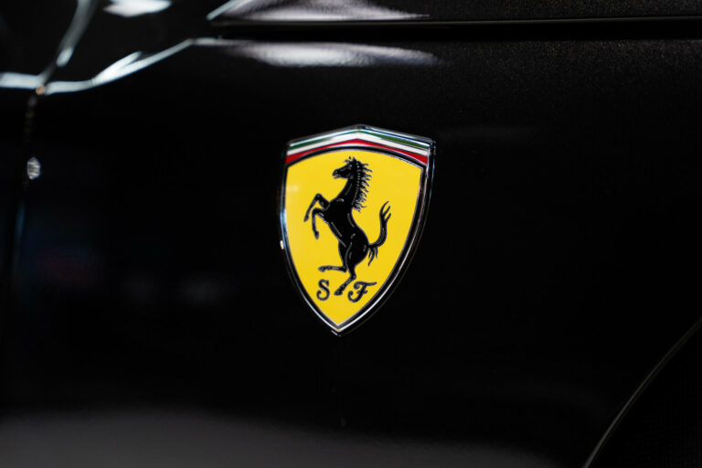 Ferrari Purosangue 6