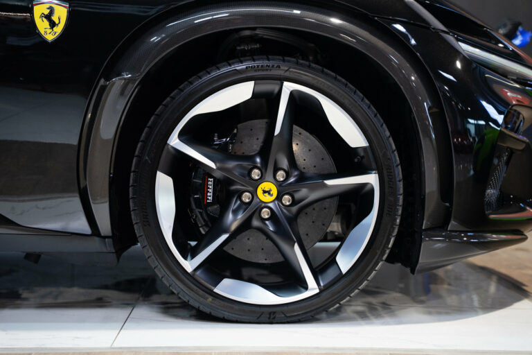 Ferrari Purosangue 6
