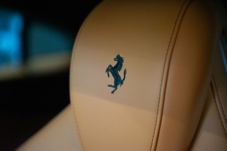 Ferrari Purosangue 6