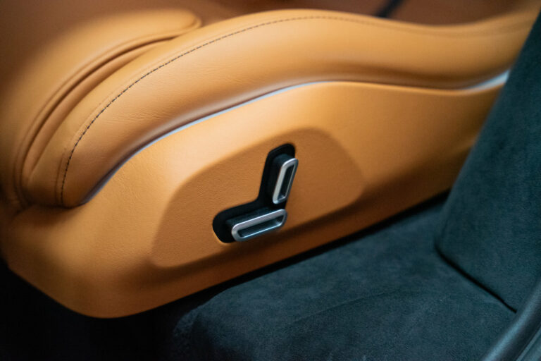 Ferrari Purosangue 6