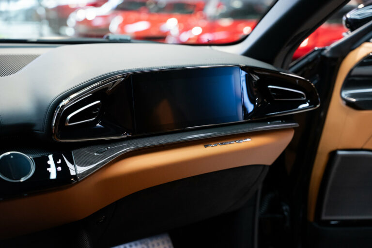 Ferrari Purosangue 6