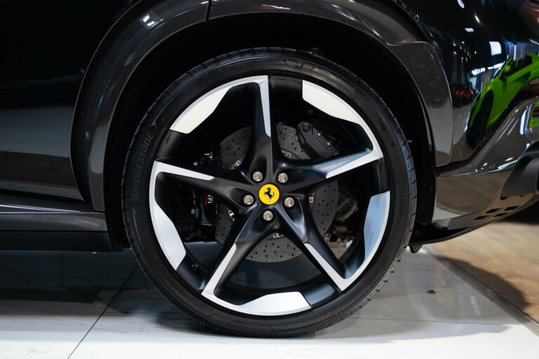 Ferrari Purosangue 6