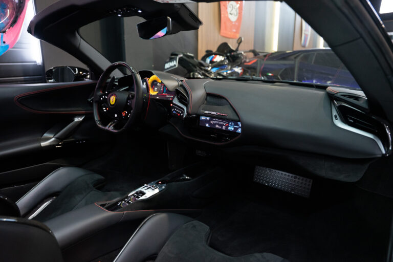 Ferrari SF90 Spider 4